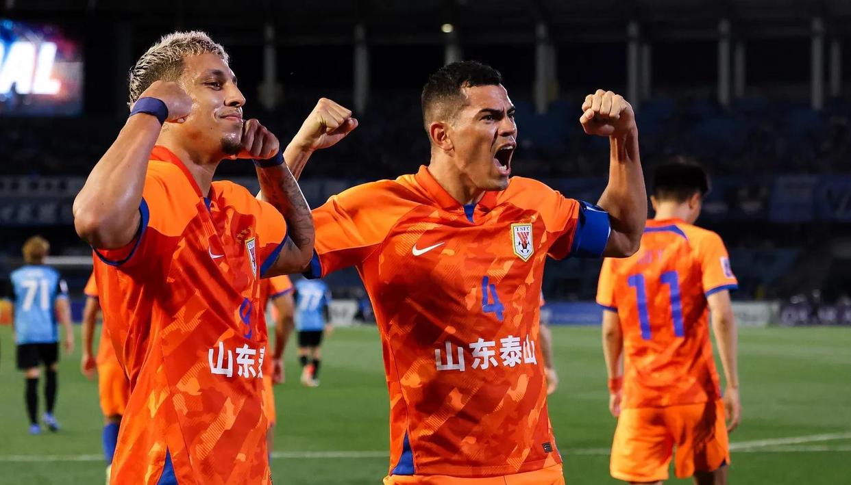 转会期突围战来临，山东泰山围绕中超战术微调，悬念犹存，医务组通报恢复 