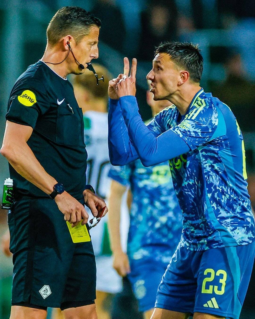 赛前欧超杯焦点战；阿贾克斯门线救险；球迷炸锅；赛程密集仍需轮换 