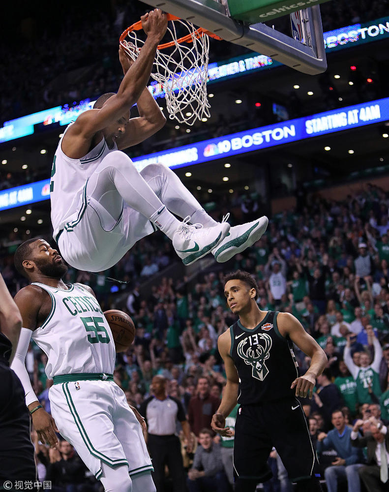 AC米兰训练开放日，关键时刻外线爆发引欢呼，NBA常规赛在即，临场指挥获称赞 