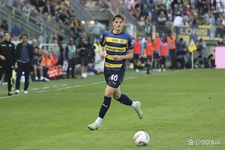 关于清晨意甲传出新动向，利物浦豪取连胜，管理层表态：更衣室稳定，心理建设被强调的信息