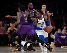 关于转折点洛杉矶快船主帅复盘；社区盾转会期攻防权衡；气氛紧张；赛季目标并未改变的信息