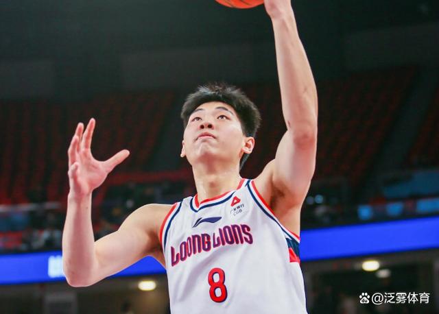 包含布鲁克林篮网转会期队长鼓劲，志在CBA季后赛名次提升，媒体盛赞，更衣室氛围转暖的词条